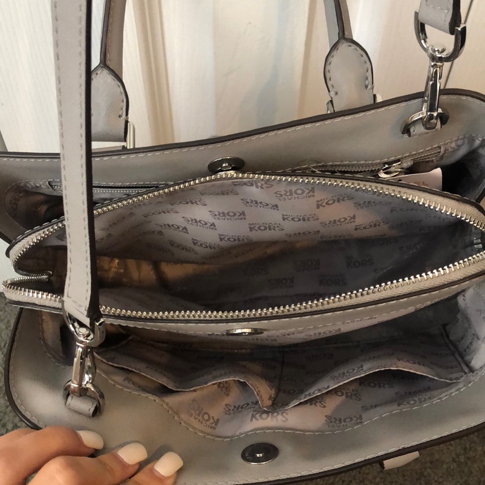 MICHAEL KORS HANDBAG - Picture 5 of 6